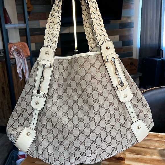 EUC GUCCI pelham handbag - Picture 1 of 9